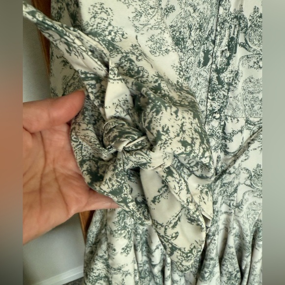 Umgee Green and Cream Patterned Dress - Picture 5 of 6